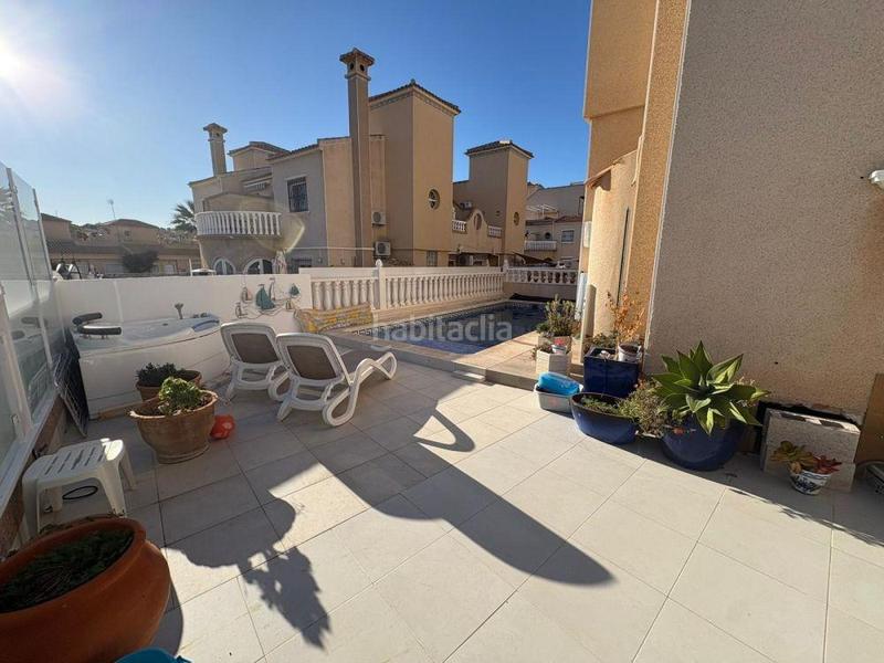 Foto e8ff03fb-f3e8-4f32-b7f4-475157aaceb2. Casa adossada a Villamartín-Las Filipinas Orihuela