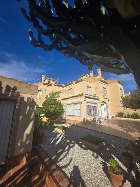 Foto ec8c2566-2c89-4482-b0a2-f3c2938eec30. Chalet in Aguas Nuevas Torrevieja