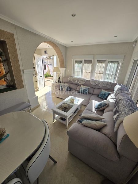 Foto f3b7759a-414d-4850-a98b-884dd52d68d7. Chalet in Aguas Nuevas Torrevieja