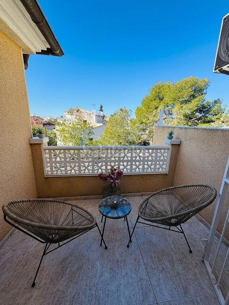 Foto fff74f5d-ca55-44e5-8c73-9053a9295f49. Casa adossada a Rojales