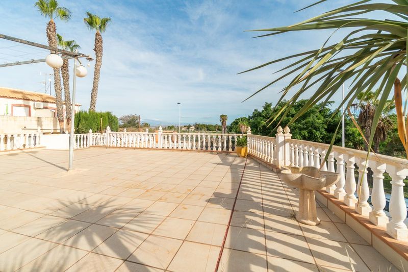 Foto e1084593-377d-4127-a415-bd9e96ac967f. Chalet in Los Balcones-Los Altos Torrevieja
