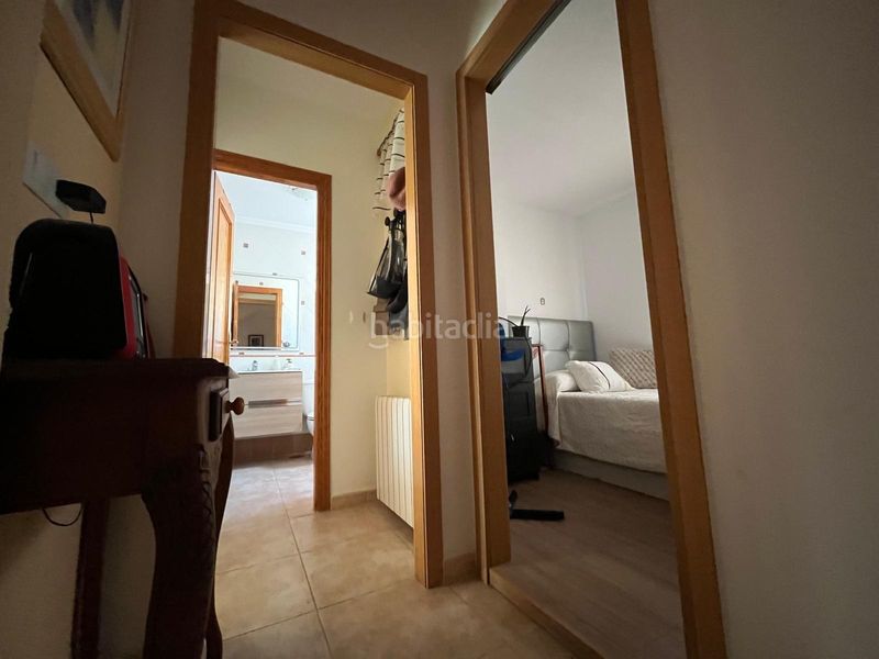 Foto d8f605a3-ba54-48c0-944c-319a8f3d755e. Casa adossada a Puerto Deportivo Torrevieja