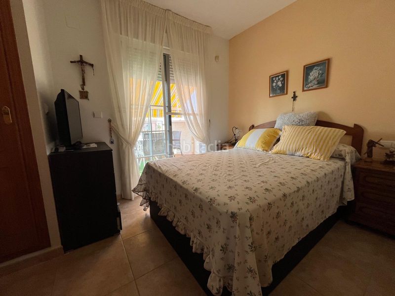 Foto deaf1bd2-333e-444b-85ad-9d330ca7ba94. Casa adossada a Puerto Deportivo Torrevieja