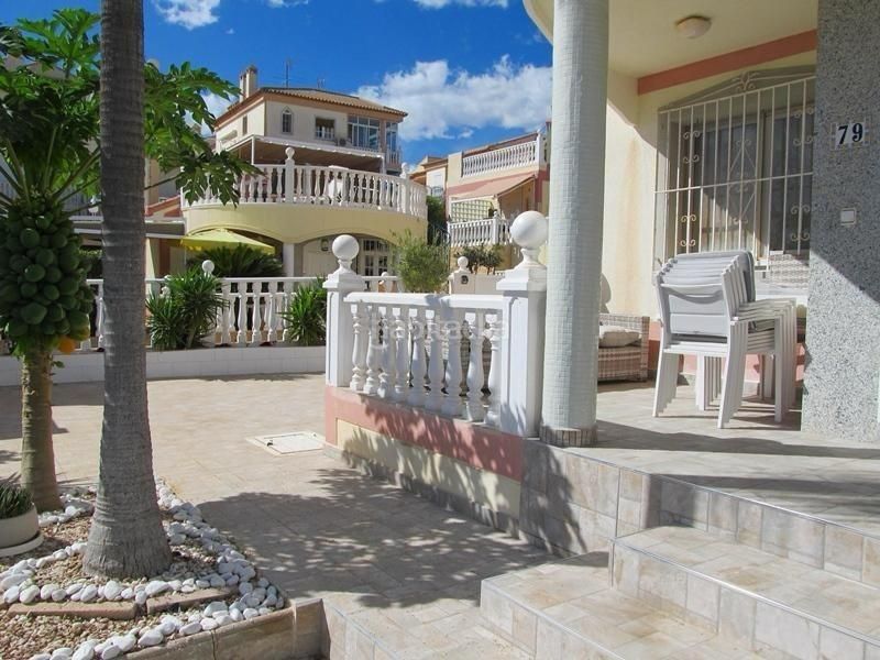 Foto 2f3ab24d-2541-4558-a144-74b63ef2157e. Chalet in Parque Acuático - Sector 25 Torrevieja