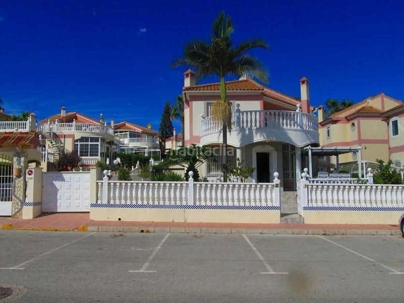 Foto bebafe90-8af7-42f6-82a2-061f06f41982. Chalet in Parque Acuático - Sector 25 Torrevieja