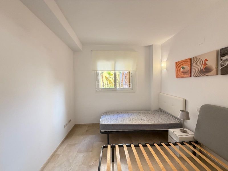 Foto bbd15d5b-fa85-4c1c-b2ef-eb98e621c3db. Apartament a Punta Prima Torrevieja