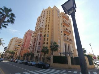 Duplex à Nueva Torrevieja. Gran dúplex en torrevieja 4 hab, 2 baño