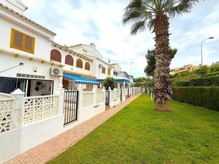 Haus in Cañada del Molino. Gran apartamento en torrevieja 1 hab, 1 baño