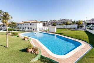 Haus in Los Balcones-Los Altos. Gran bungalow en los balcones torrevieja 2 hab, 1 baño