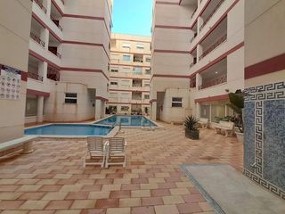 Apartament a Centro - Muelle Pesquero. Gran apartamento en torrevieja 2 hab, 1 baño