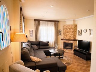 Xalet a Los Balcones y los Altos. Gran chalet en orihuela costa 3 hab, 2 baños
