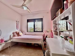 Apartament a Los Almendros. Gran apartamento en villamartin orihuela 2 hab, 2 baño