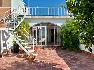 Casa adossada a La Florida. Gran adosado en orihuela costa 3 hab, 1 baño