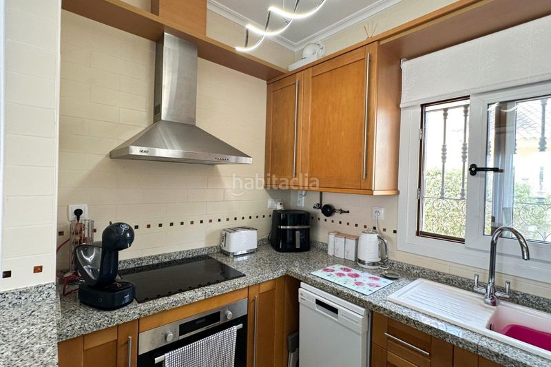 Foto a3abdadd-2c86-4f4c-b42b-54f904fcaafd. Casa adossada a Algorfa