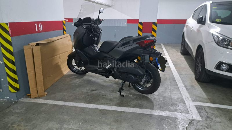 Foto bfd722be-e5ff-40bd-9bdb-28c66a80ade8. Aparcament de moto a Baix Guinardó Barcelona