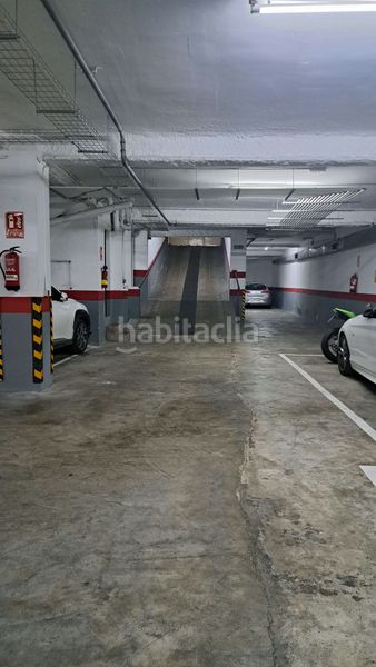 Foto f6cdbb38-dc59-4e8e-8079-d199caa699cc. Aparcament de moto a Baix Guinardó Barcelona