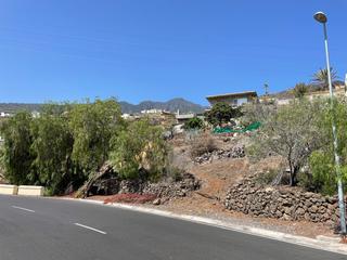 Finca rústica a Igueste de Candelaria. Junto al restaurante la casona del vino