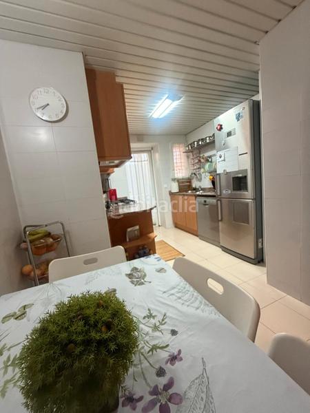 Foto 4e9544c6-2e9e-417f-b95d-11c99ed894f9. Piso precioso y luminoso piso con trastero y parking opcional. listo para entrar a vivir en Badalona