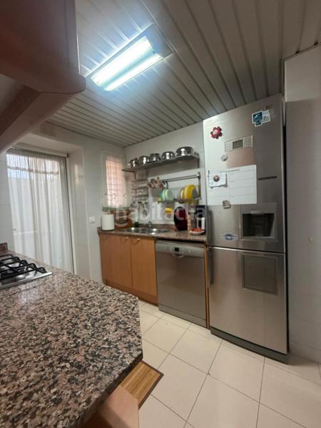 Foto d7a1b87d-d866-4191-95e5-586ffce0a1af. Piso precioso y luminoso piso con trastero y parking opcional. listo para entrar a vivir en Badalona