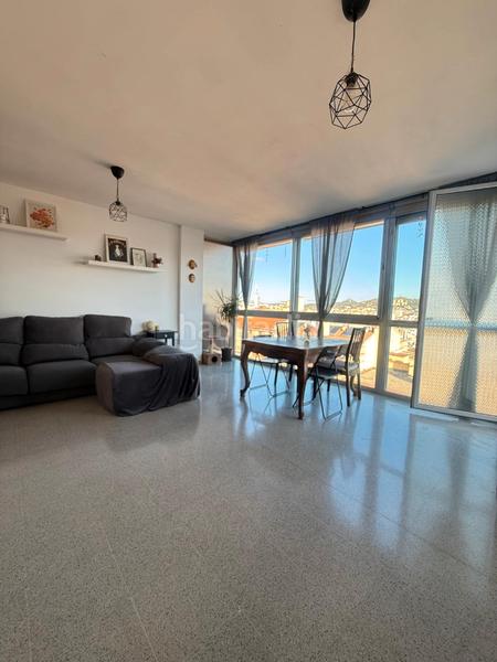 Foto 80e9ce6f-12d2-41a8-8075-1c42176423d5. Appartement avec chauffage dans Santa Rosa Santa Coloma de Gramenet