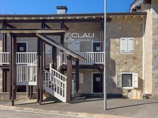 Miete Etagenwohnung in De cerdagne 22-24. Bajo con jardín y piscina en osséja, cerdanya