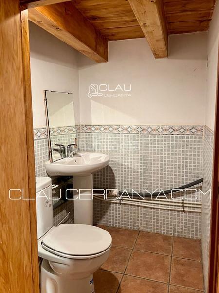 Foto d36bb278-7ff6-4baa-ad57-846e0dc4d9e1. Lloguer local comercial a cerdanya 16 a Puigcerdà