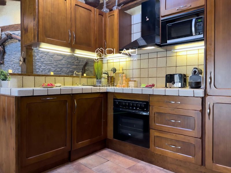 Foto ebb18ee2-9b8b-43b0-8341-606672fb7a52. Location duplex dans de nuria 3 dans Err