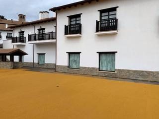 Pis  Calle la paul ag. badaguas