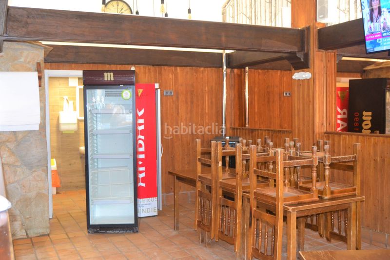 Foto b6f2eec7-d2cf-4a97-8167-cf0759ab27a1. Local comercial amb calefacció a Aisa