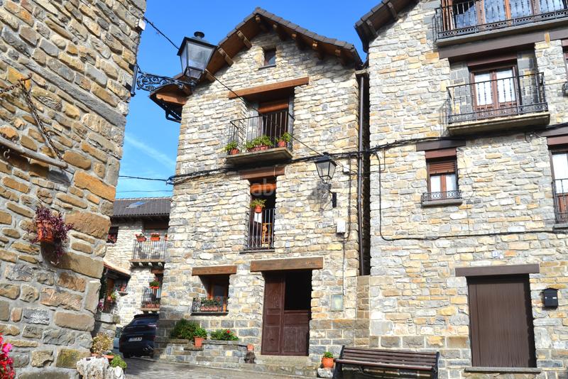 Foto 1327d0e9-38d2-4842-8e63-6465dc9bbbd3. Haus in Aisa