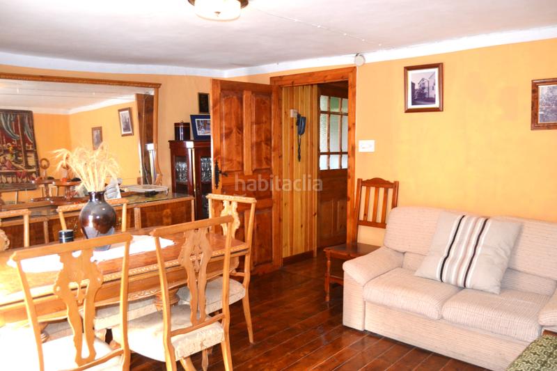 Foto 4701e3fe-b93b-49c9-b095-d30d3b424f50. Haus in Aisa