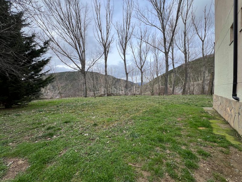 Foto d498893f-d606-4315-b92c-123c79454632. Àtic a Estación Jaca