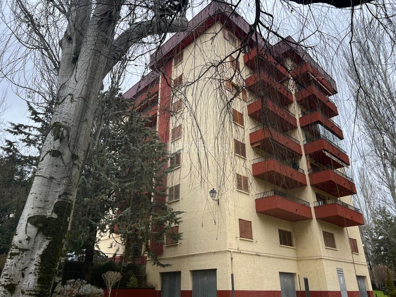 Foto a66fecfa-2130-42b8-a346-691e4cffd151. Attico con piscina in Membrilleras - Levante Jaca