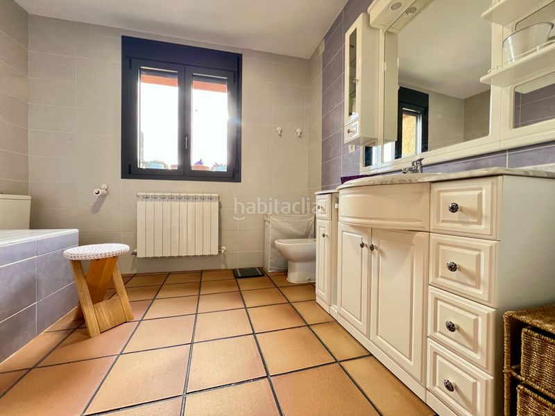 Foto 4a58a581-fc7b-4fb6-bbd4-bc3f99bc69f4. Casa amb calefacció a Ayerbe