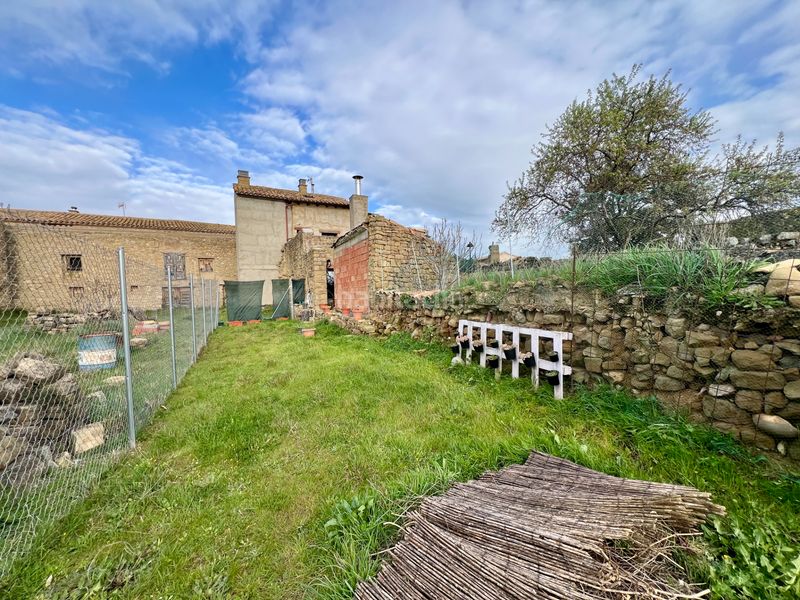 Foto 71b94448-a372-4720-8d75-fff67e83ef50. Casa amb calefacció a Ayerbe