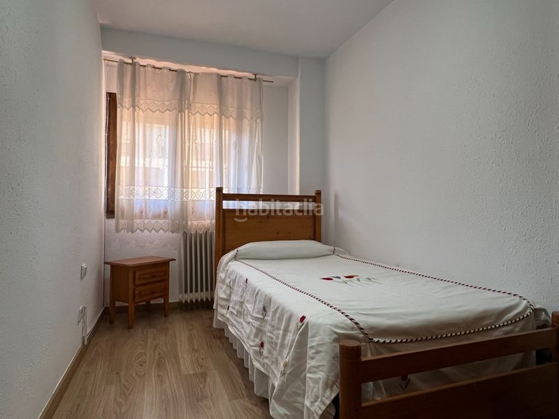 Foto d7fa8894-54c5-4aee-9ca7-b056a7ec1aa5. Pis amb calefacció a Centro - Llano Samper Jaca