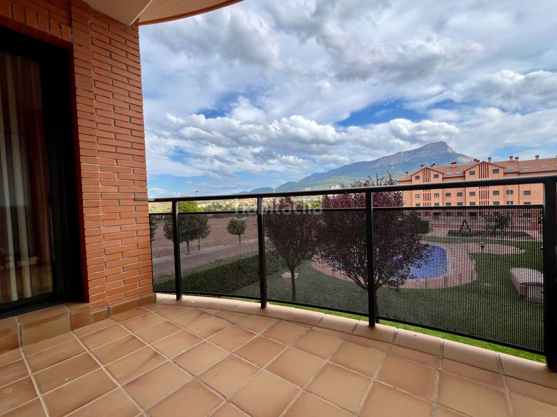Foto afb45ce6-5c96-43fd-8806-4e49762b4f36. Flat with heating parking pool in Llano de la Victoria Jaca