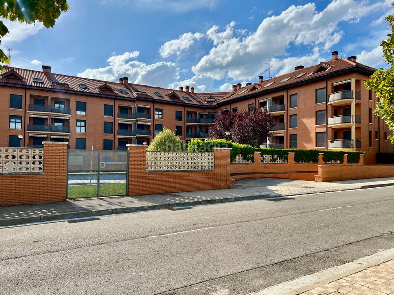 Foto b1cd11fb-86f5-4f5a-ad15-d9c421f67de7. Flat with heating parking pool in Llano de la Victoria Jaca