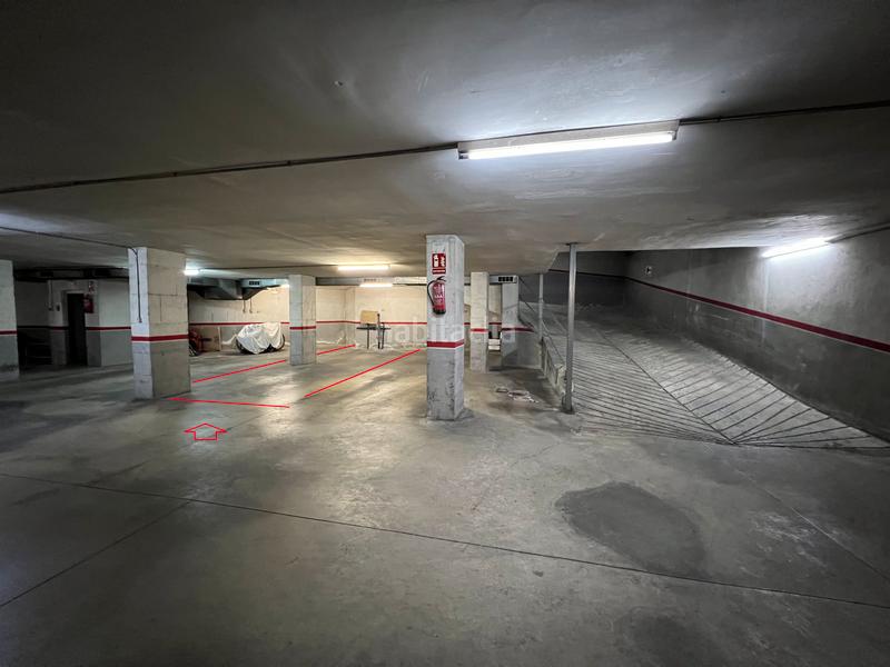 Foto bbcb2354-9d80-4402-ae46-51aad8a4aad5. Parking voiture dans Hostafrancs Sabadell