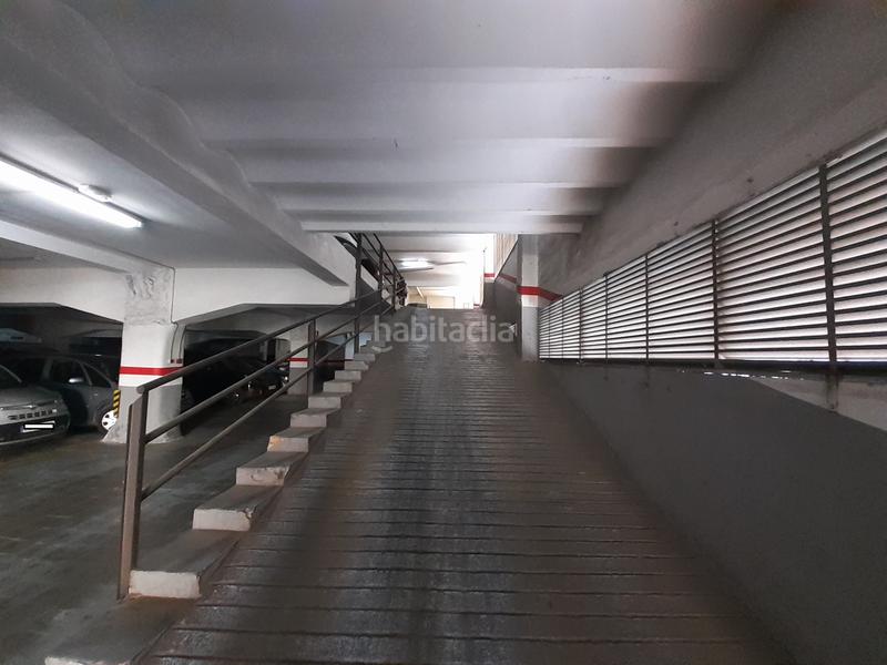 Foto f28a5035-a4a8-49de-8cab-1d55f83244ac. Parking coche en Centre Sabadell