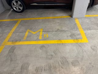 Motorcycle parking in Carrer de Borgonyó