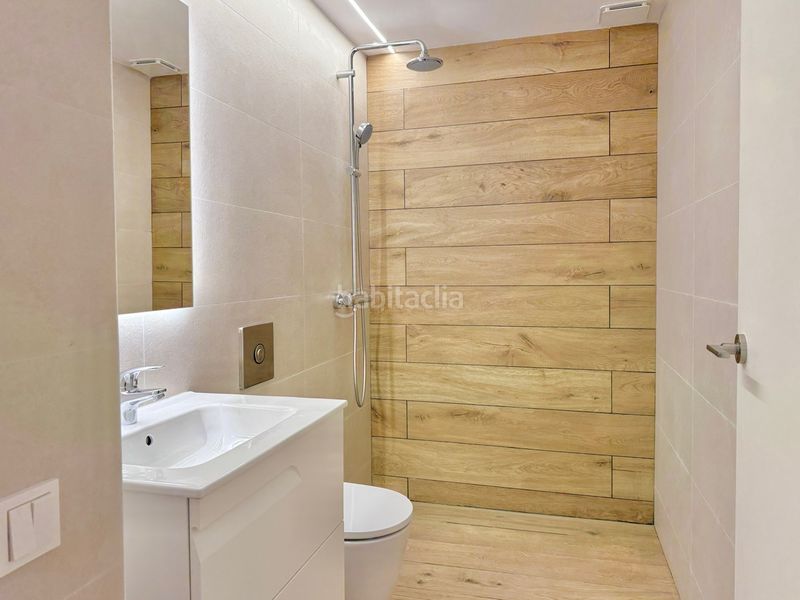 Foto a165f889-c505-4a30-934d-7be373d90215. Alquiler piso en Centre Sabadell