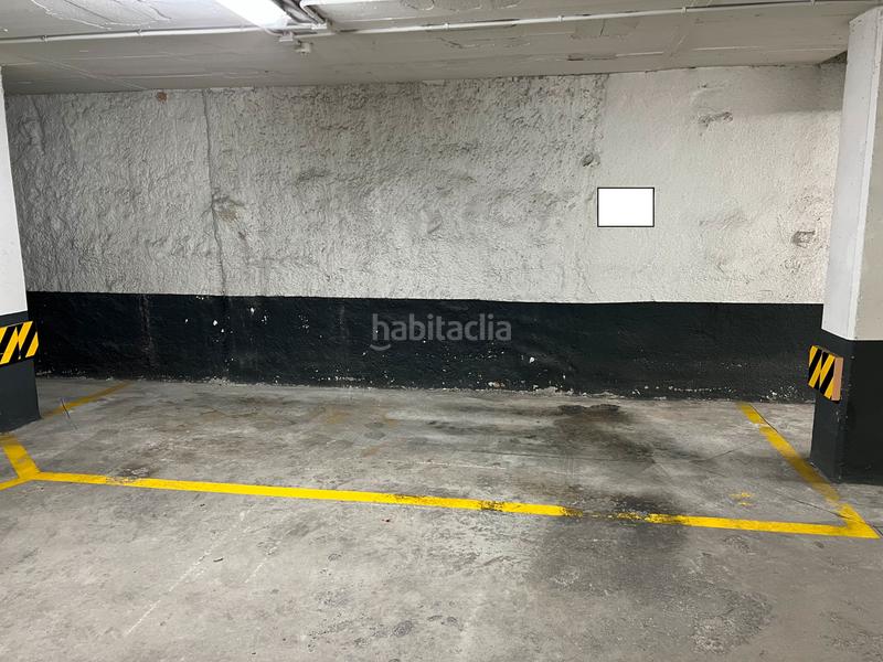 Foto 5e8a0a8d-8af4-4639-b680-ecc9000d6094. Parking coche en Centre Sabadell