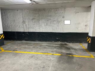 Car parking  Carrer de calderón