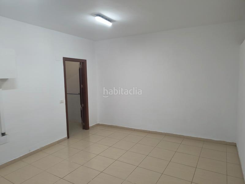 Foto 4d196fd2-6c26-4019-8f1f-15381eabf29e. Locale commerciale in calle la hoya 14 in Zona Martiánez Puerto de la Cruz