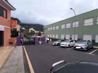 Miete Büro  Calle san isidro. Excelente ubicación