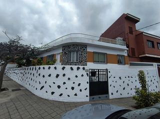 Maison  Avenida juan méndez et viejo 22. Gran potencial que tiene el inmueble