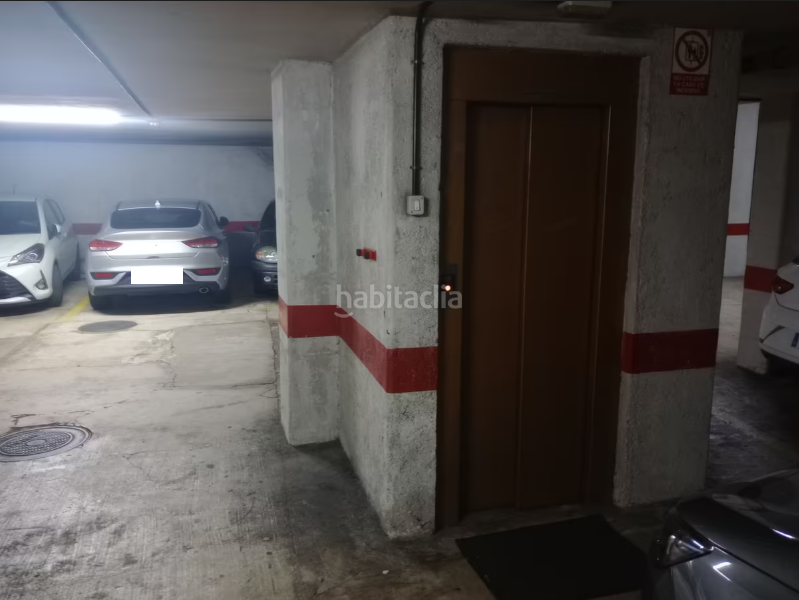 Foto ee75d3fc-34fe-4d9e-bd16-056d51f41cc4. Parking coche en avenida tres de mayo 20 en Los Realejos pueblo Realejos (Los)