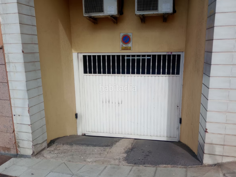 Foto 9883999a-5b4f-43d0-b2c3-0d8071f369f6. Parking voiture dans avenida tres de mayo 20 dans Los Realejos pueblo Realejos (Los)