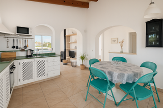 Maison à Cala d´En Bosch-Serpentona. Chalet con licencia turística